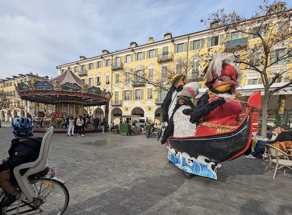 Where to Find Fresh Socca in Nice — a scene in Nice