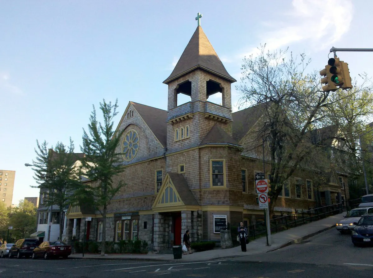 Alternative Neighborhoods Where Lyon Actually Lives