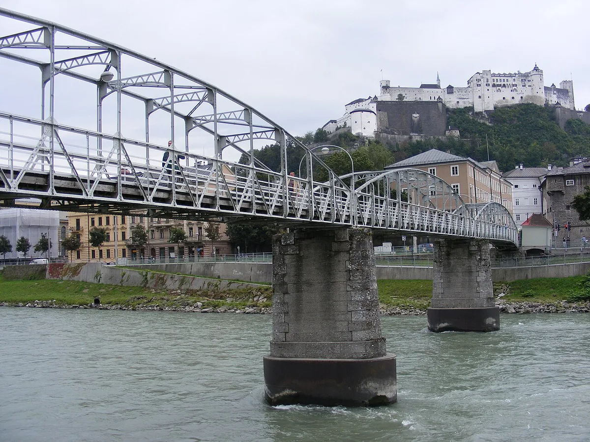 Mozartsteg 3 — 1