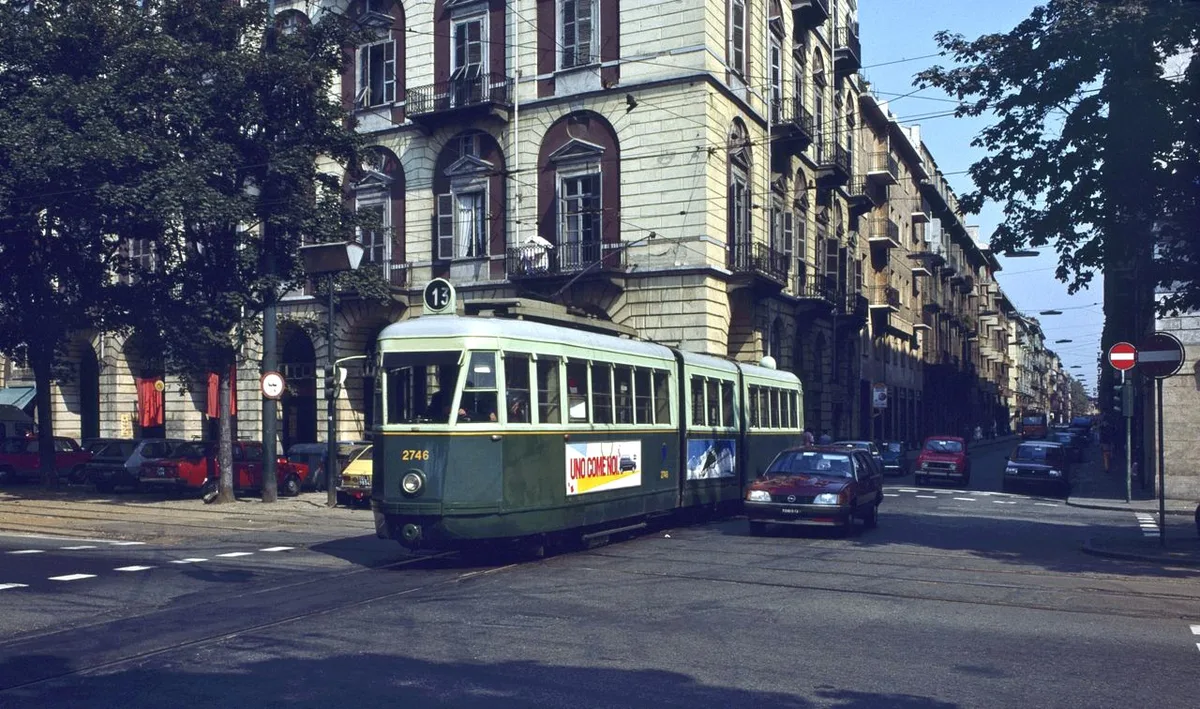 Torino tram 2746 in 1983 on Via Vanchiglia — 1