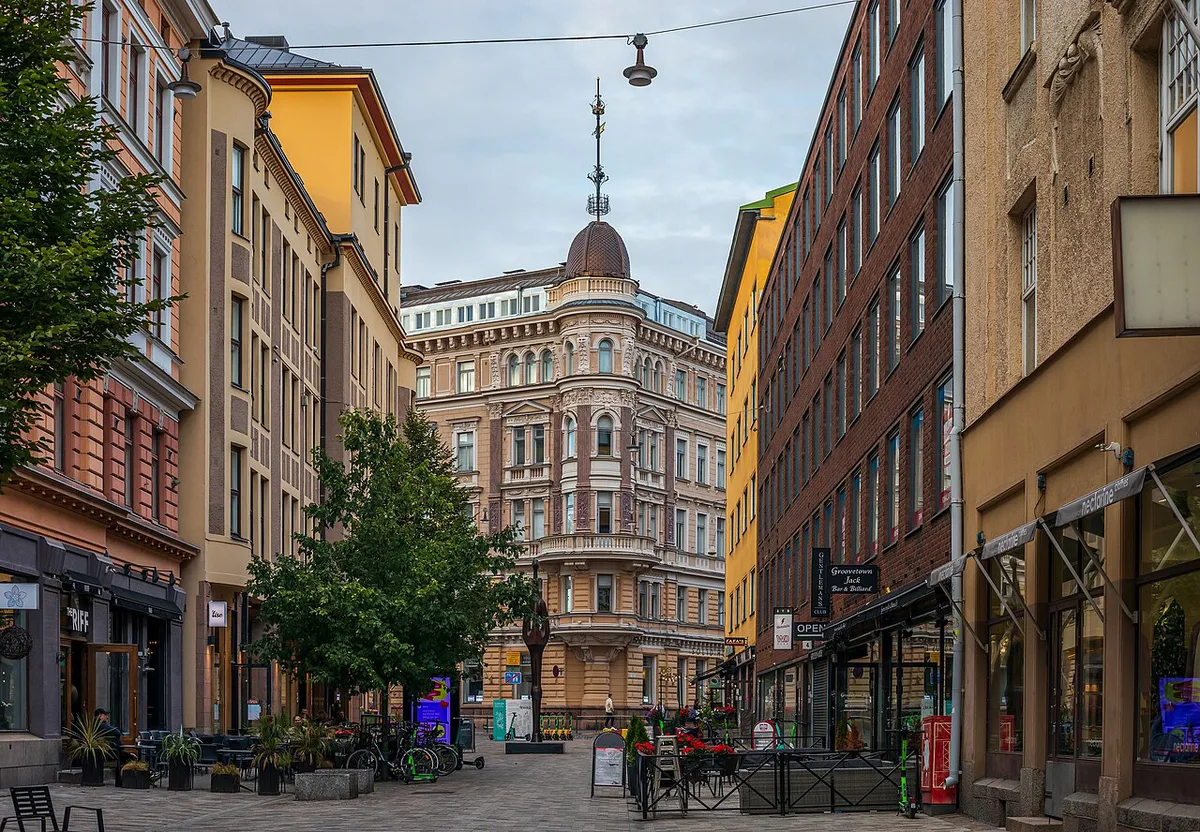 Independent boutiques along Fredrikinkatu street in Helsinki's Punavuori district — 1