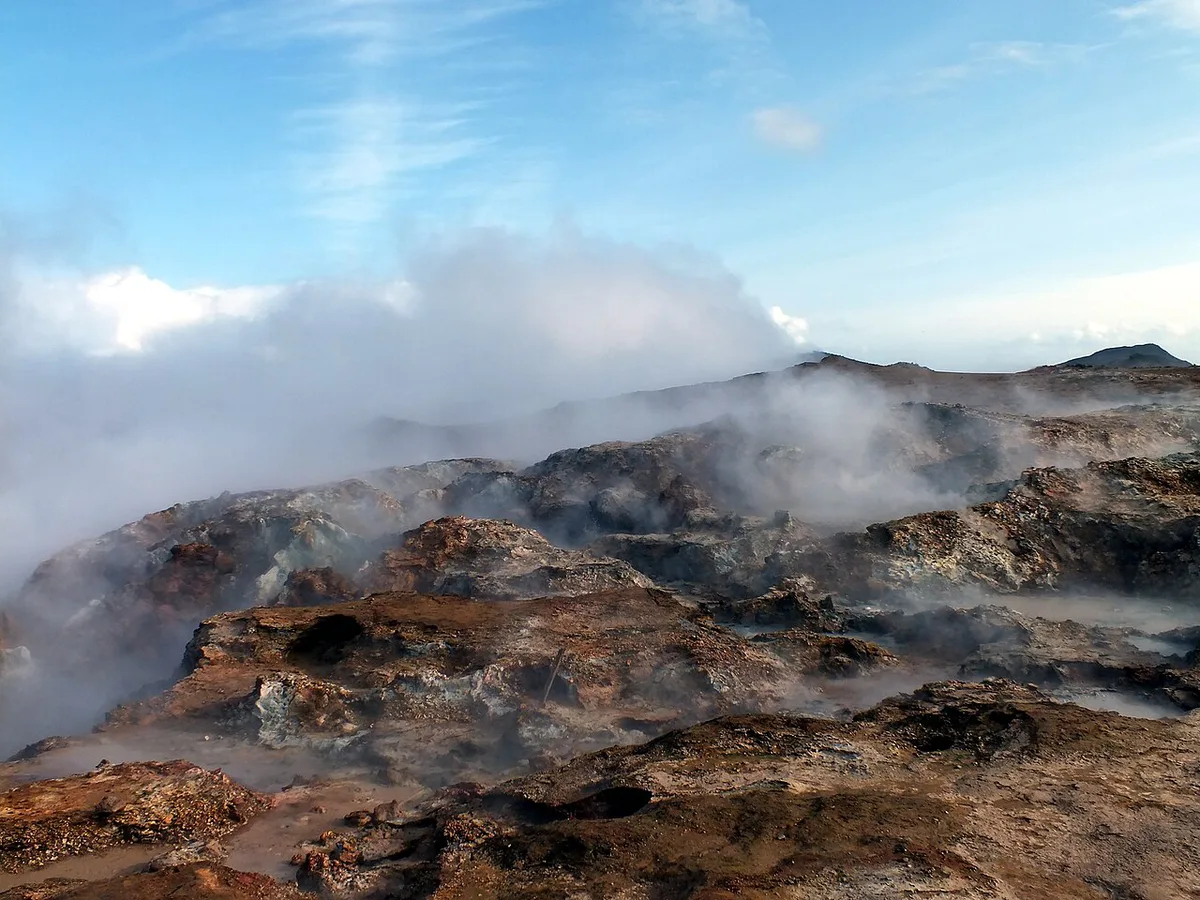 Gunnuhver mud pools — 1