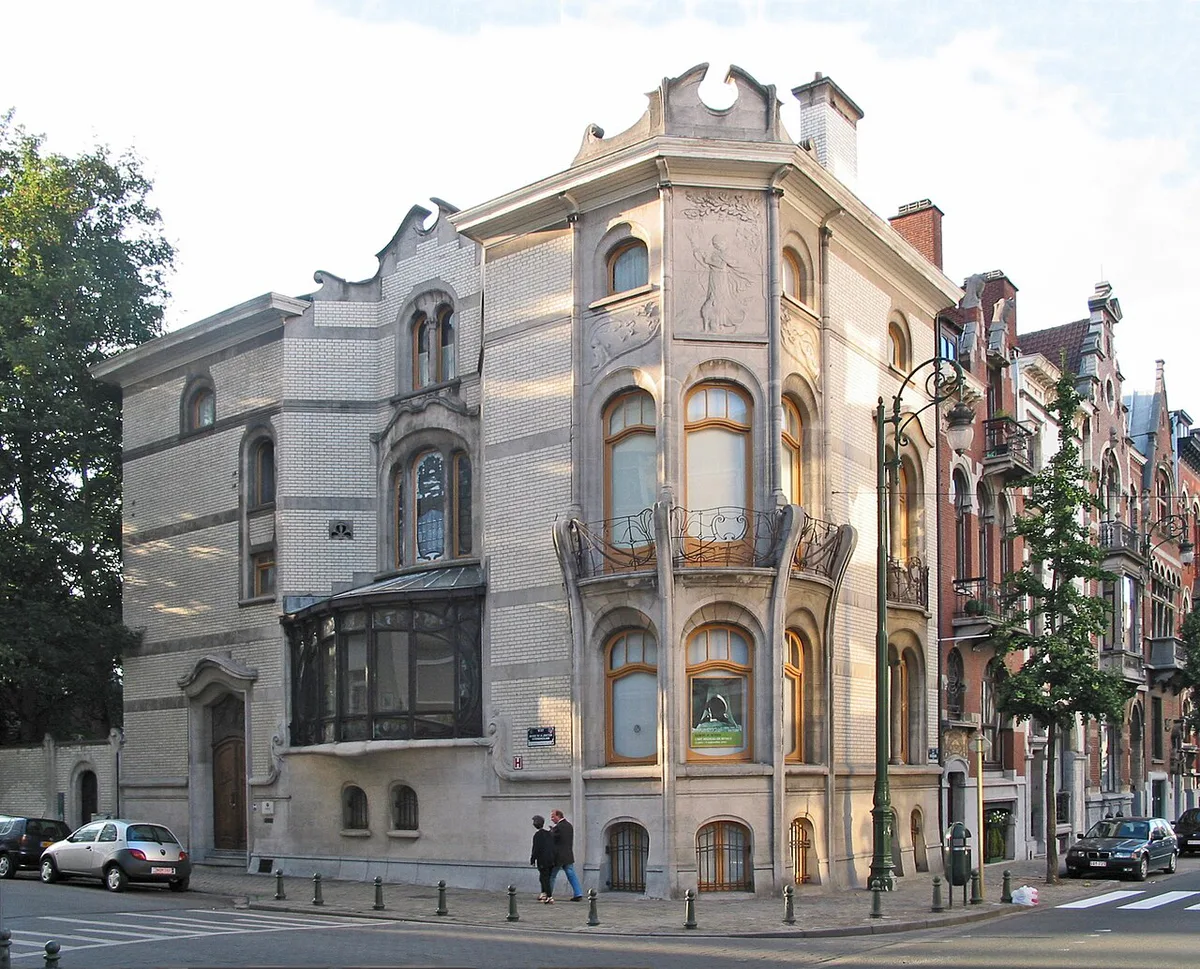 The Art Nouveau facade of the Hôtel Hannon museum in Saint-Gilles, Brussels — 2