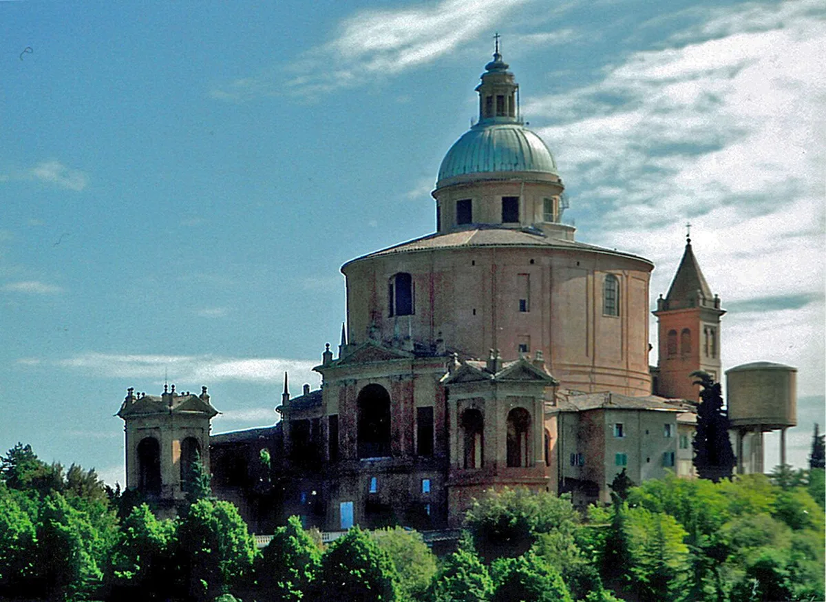 Panoramic view over Bologna's rooftops from the hilltop Sanctuary of the Madonna di San Luca — 2