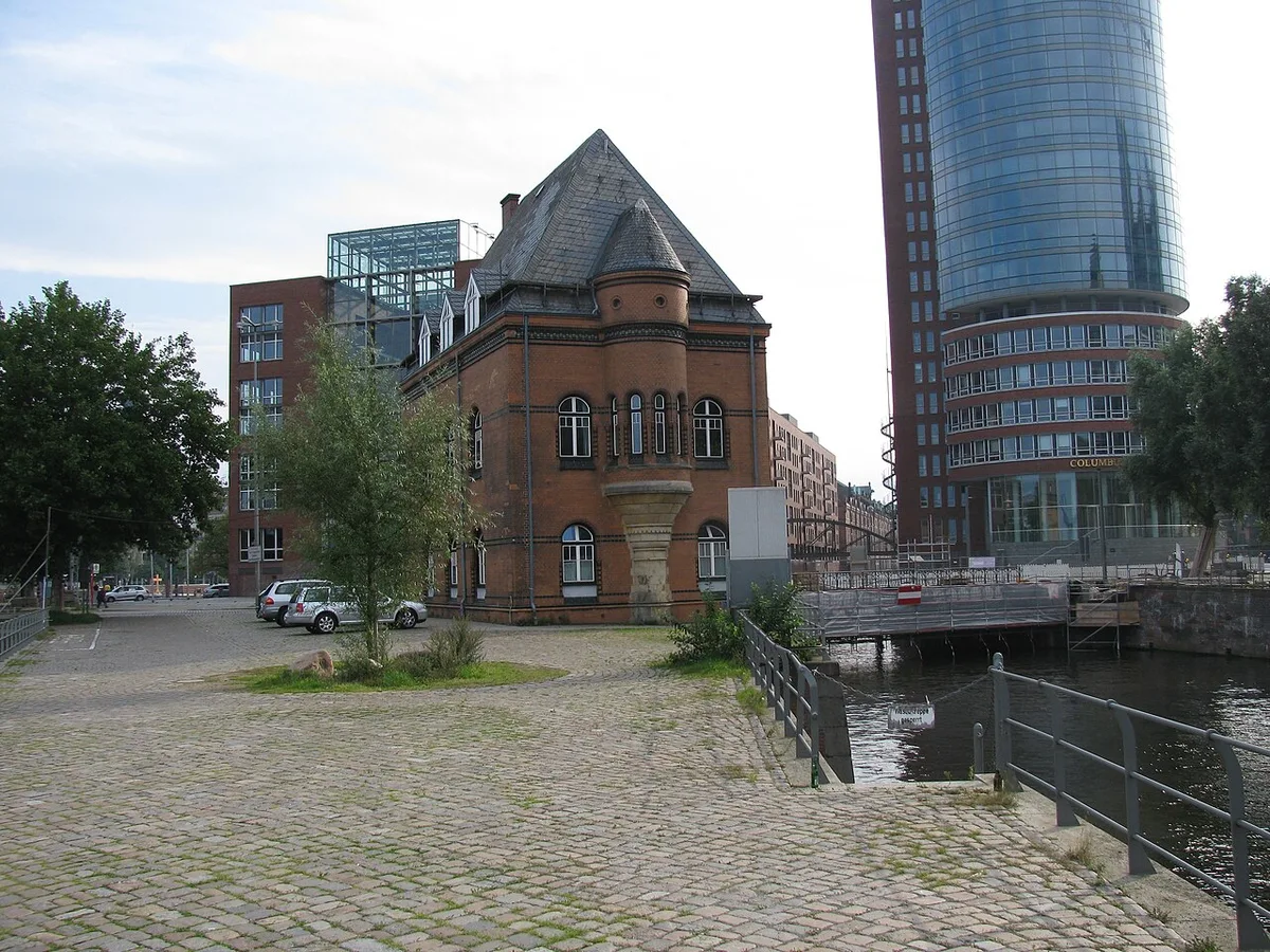 Redbrick Neo-Gothic warehouses lining a canal in Hamburg's UNESCO-listed Speicherstadt district — 1