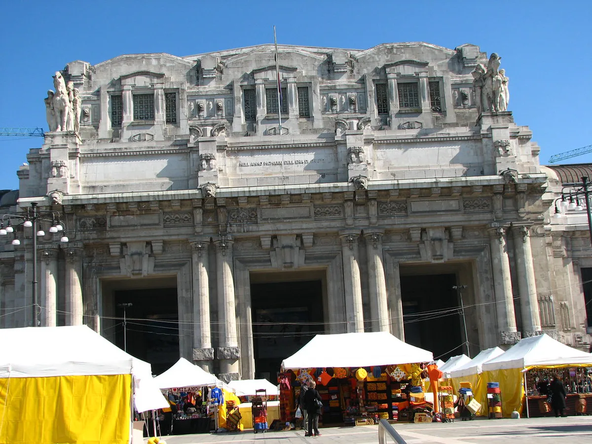 Understanding the 7:00 PM Rule and Timing in Milan