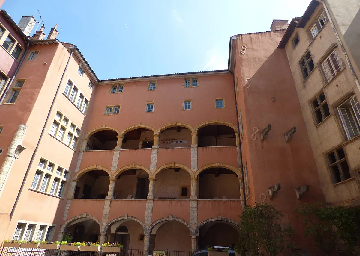 A Renaissance-era traboule passageway with a spiral staircase in Vieux Lyon — 2