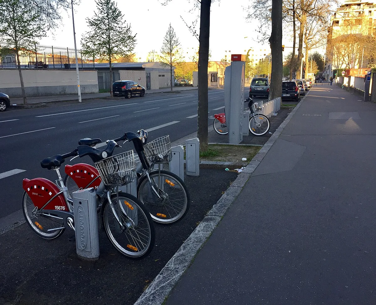 Station Vélo'v 3008 (Institut Lumière) — 1