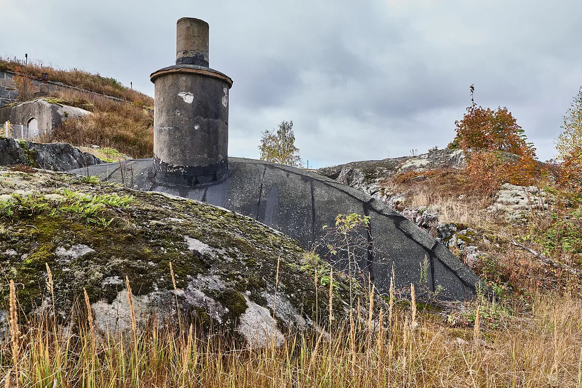 Wildflower meadow beside old fortification walls on Vallisaari island near Helsinki — 2