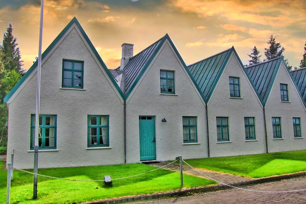 Grandi’s Museum Cluster — a scene in Reykjavik